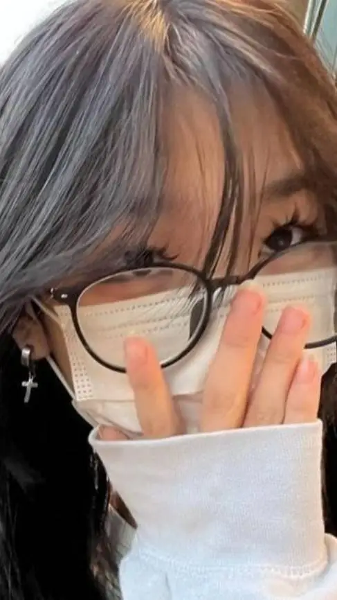 ai character: 🥵Amelia🥶 background