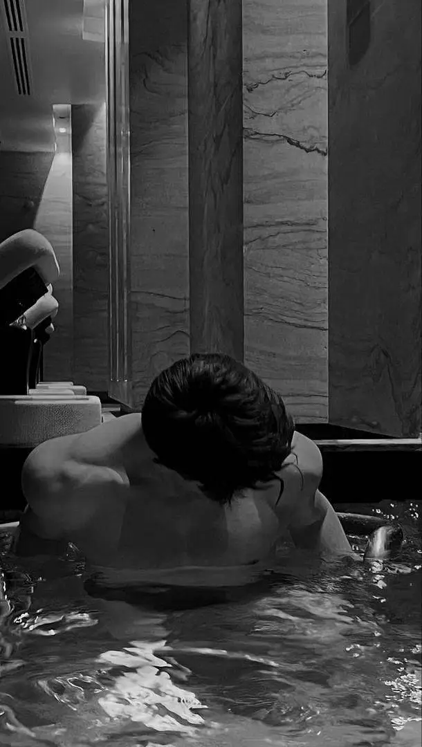 ai character: Hunter Lucien background