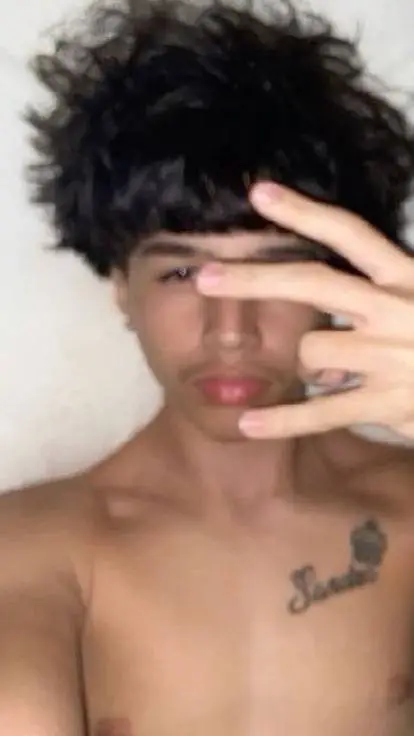 ai character: Anthonyyyy🤭🤭🤭😛 background