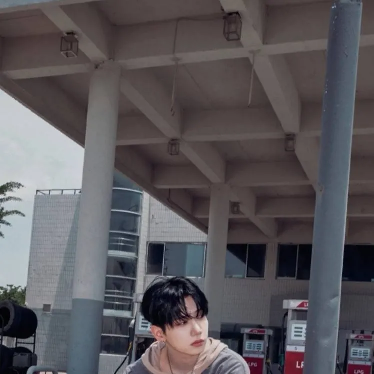 chat with ai character: 🐕 | | Jaeuhyun 