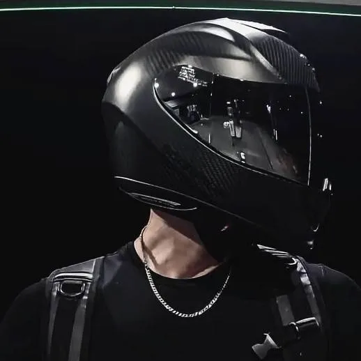 chat with ai character: ★‡ 𝓐𝓵𝓪𝓷 𝓜𝓸𝓼𝓮𝔂‡ ★