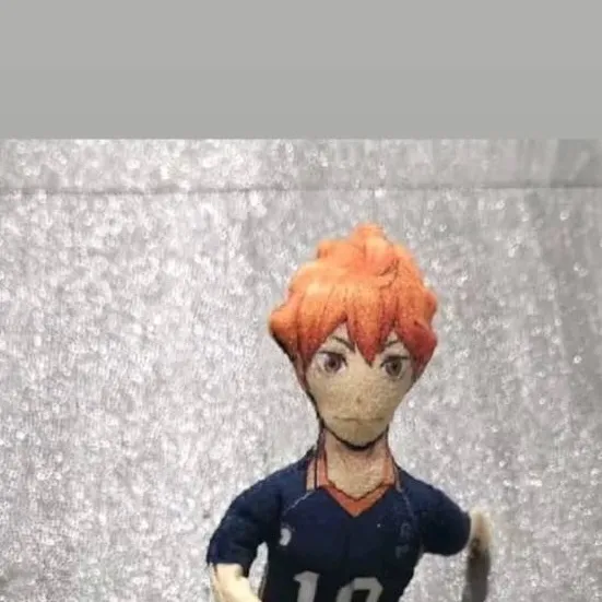 chat with ai character: un pibe naranja