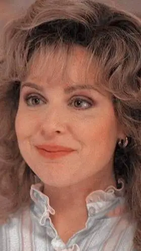 ai character: 🧋~𝐊𝐚𝐫𝐞𝐧 𝐖𝐡𝐞𝐞𝐥𝐞𝐫~💛 background