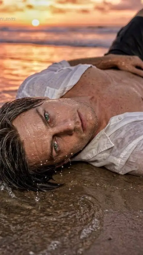 Talkie AI - Chat with Leon Kennedy 