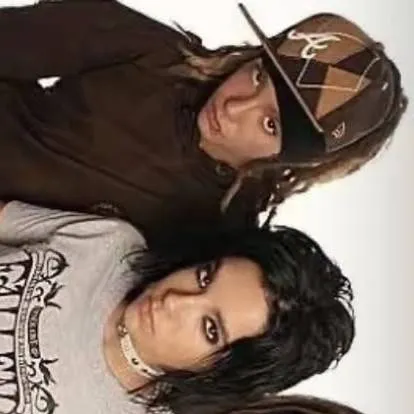 chat with ai character: tokio hotel! 
