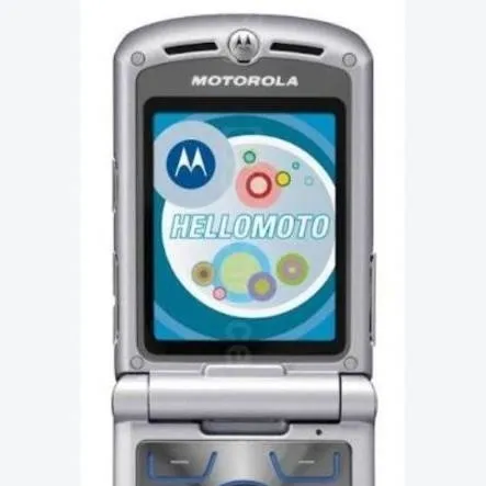 chat with ai character: Motorola Razr V3