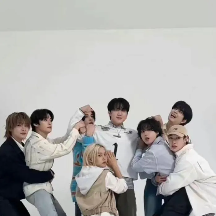 chat with ai character: skz