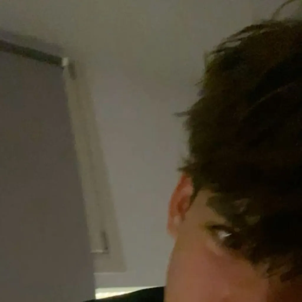 chat with ai character: Piotrek(wróg)