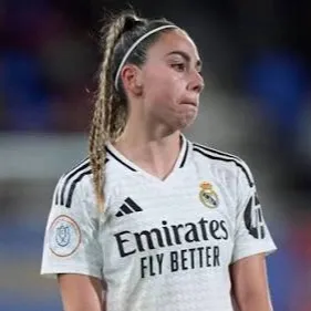 chat with ai character: Athenea 