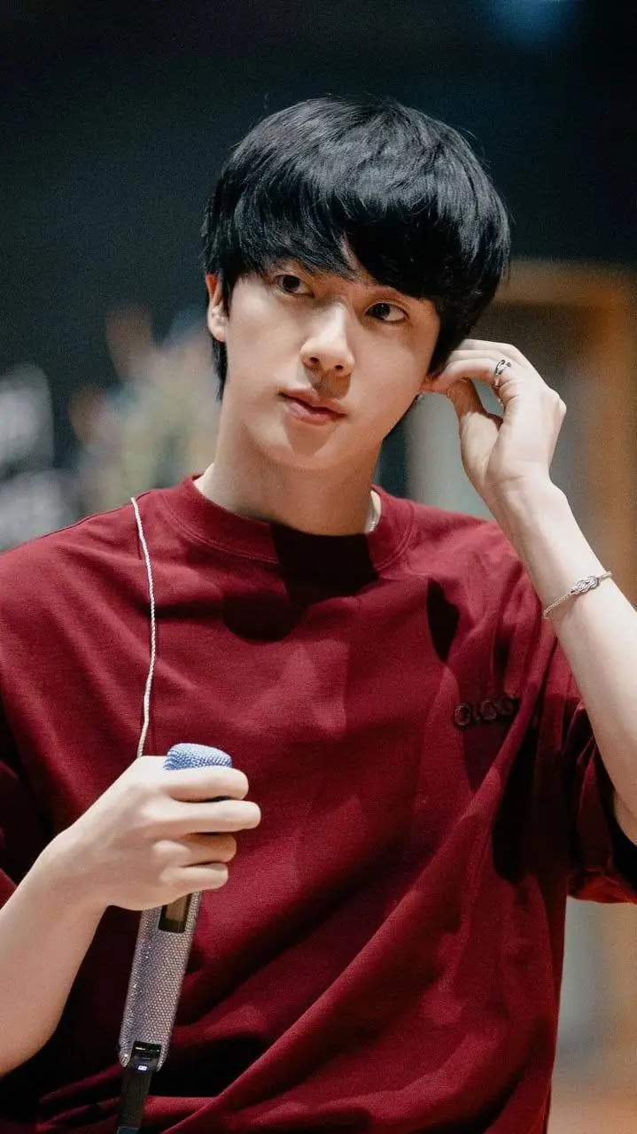 ai character: JIN 😍 background