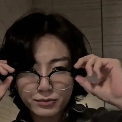 chat with ai character: Ex nv jungkook ⛓️
