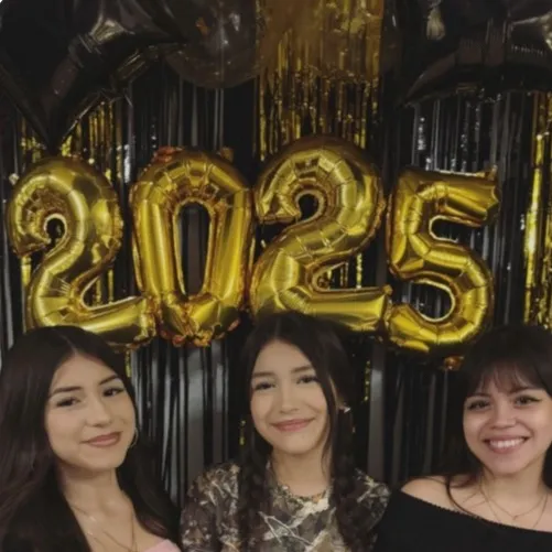 chat with ai character: Esilll