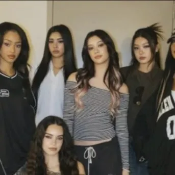 chat with ai character: Katseye 