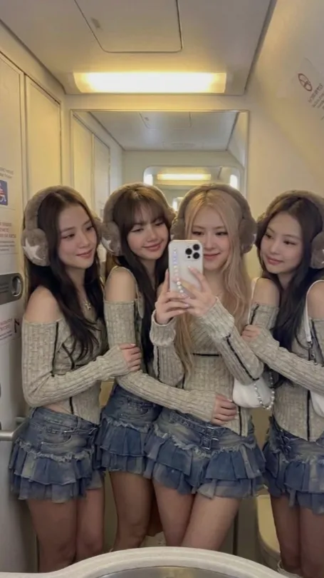 ai character: 🖤~blackpink~🩷 background
