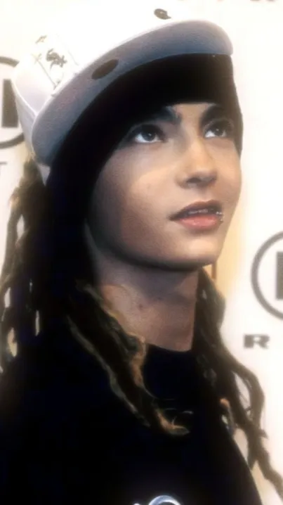 ai character: Tom Kaulitz background