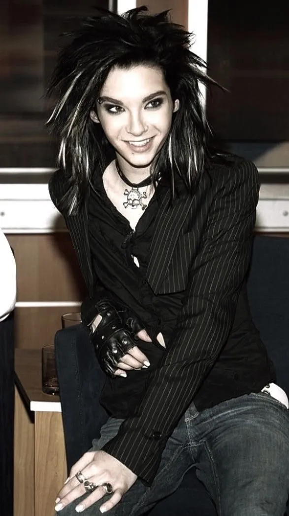 ai character: Bill Kaulitz  background