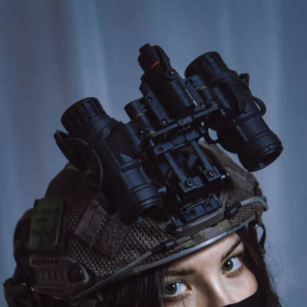 chat with ai character: Akira