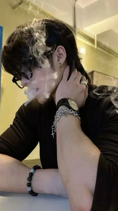 ai character: Lee background