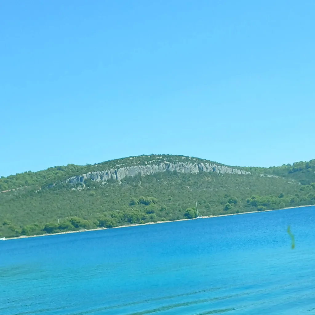 chat with ai character: Orbán Viktor