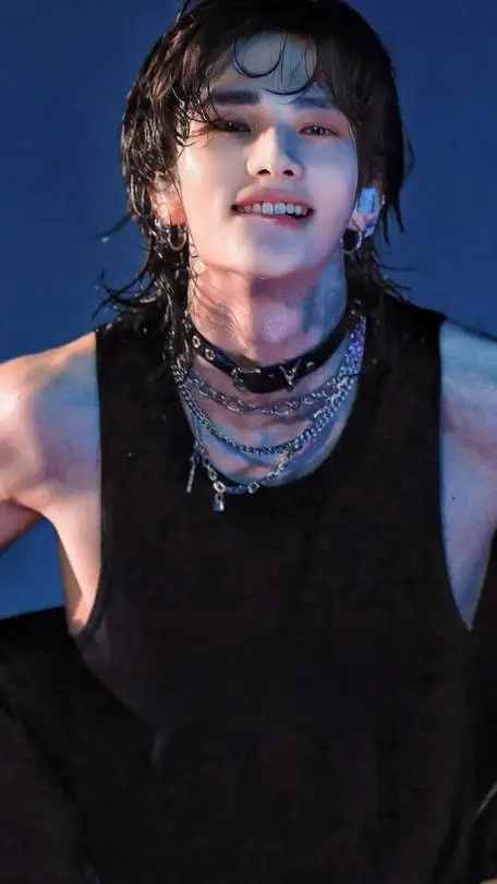 ai character: Hyunjin!! background