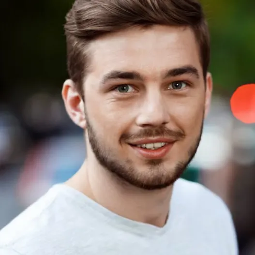 chat with ai character: Liam 