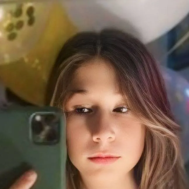 chat with ai character: erbia.