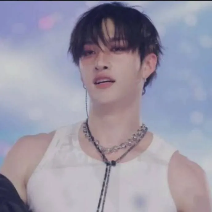 chat with ai character: Christopher