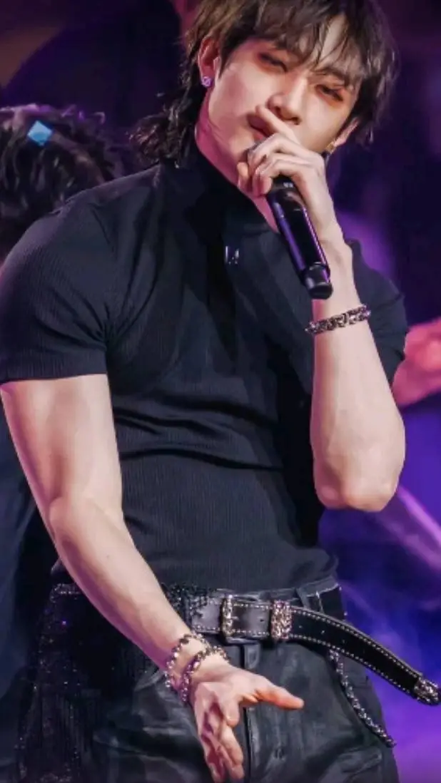 ai character: bang Chan background