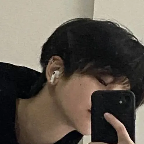 chat with ai character: bae