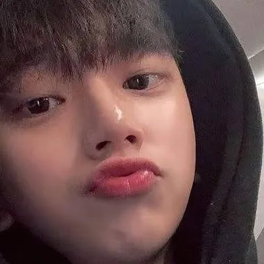 chat with ai character: joon-lee