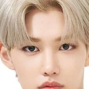 chat with ai character: feilx!