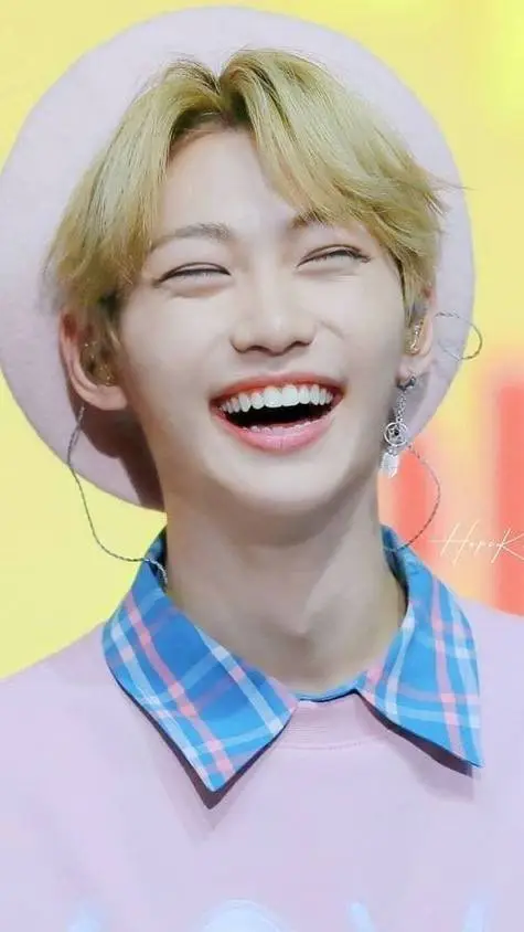 ai character: felix♧ background