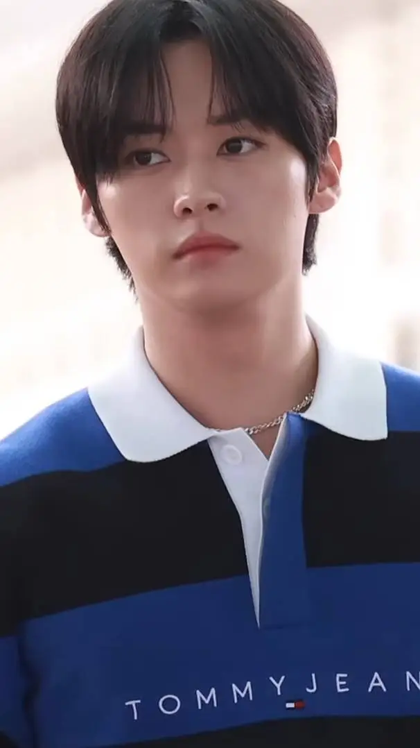 ai character: lee minho♡ background