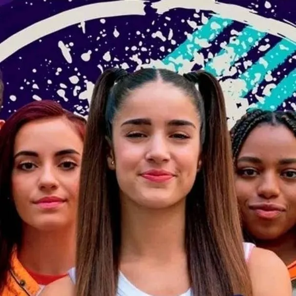 chat with ai character: ayla and the mirro