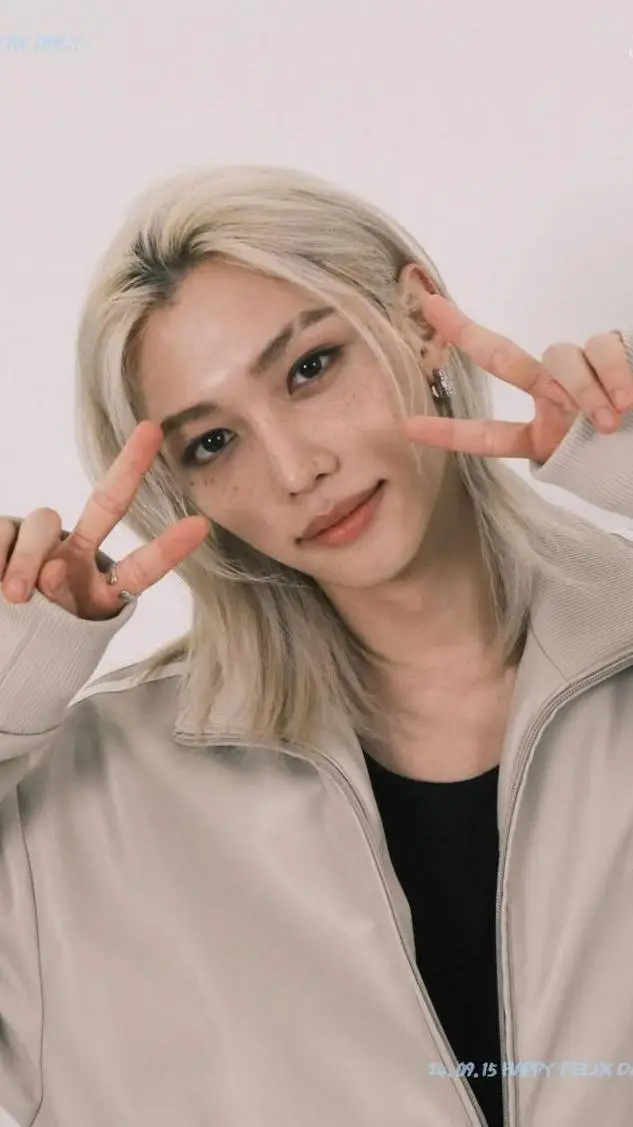 ai character: Félix 💢 background