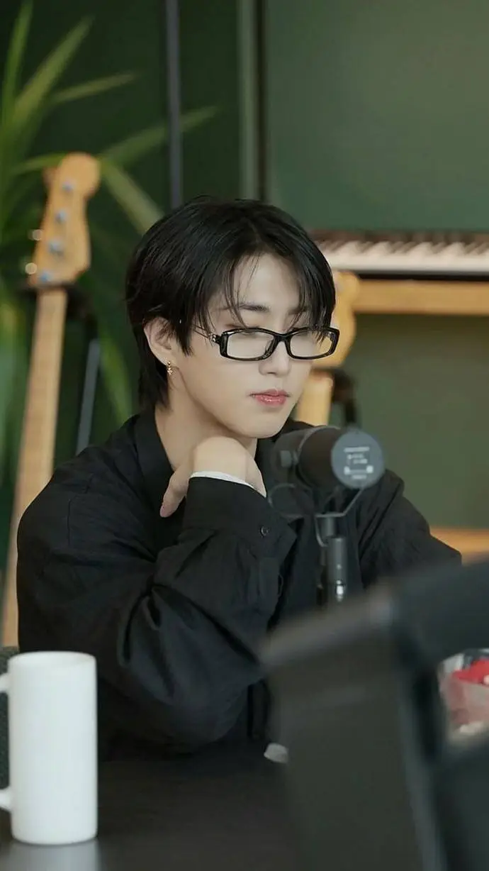 Talkie AI - Chat with Han🐿️