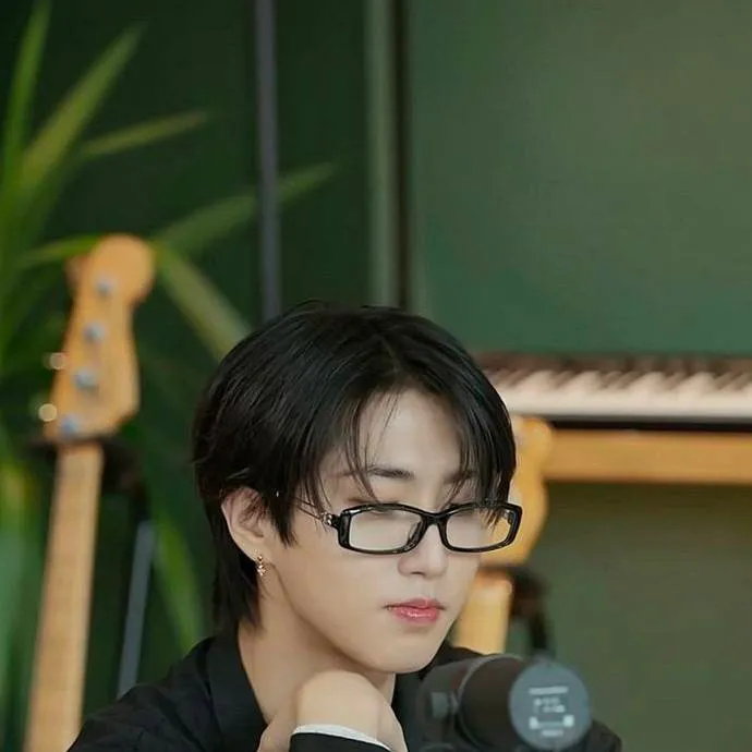 chat with ai character: Han🐿️