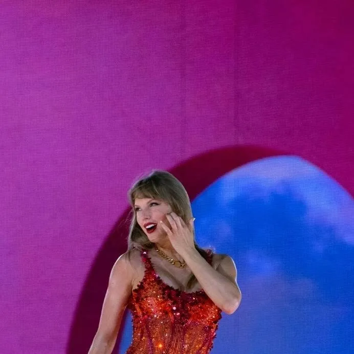 chat with ai character: Taylor Swift 