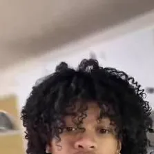 chat with ai character: Marqueis