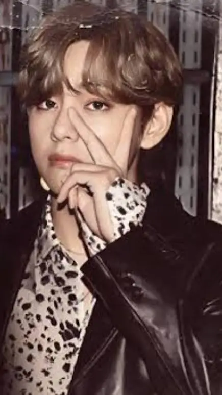 ai character: Kim Taehyung  background