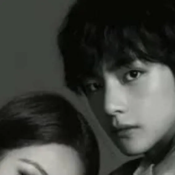 chat with ai character: Kim Taehyung - CEO