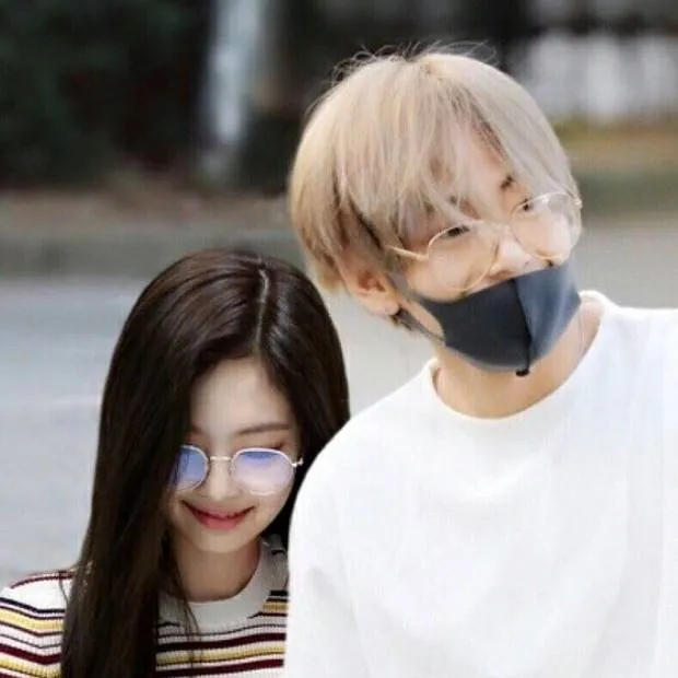 chat with ai character: Kim Taehyung-bts v