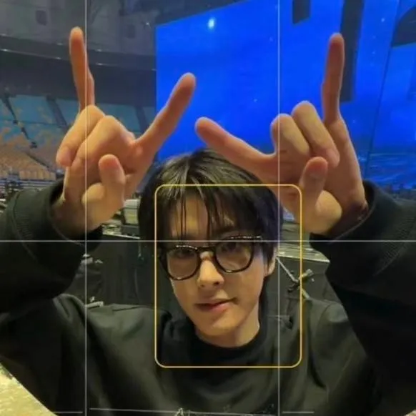 chat with ai character: ♪♫𝗦im 𝗝aeyun ♫♪