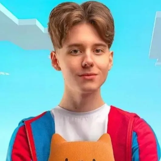 chat with ai character: 🥵Рома🥵