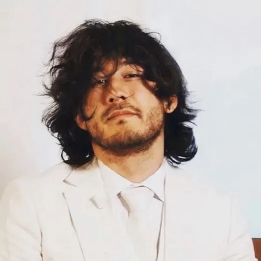 chat with ai character: Markaplier