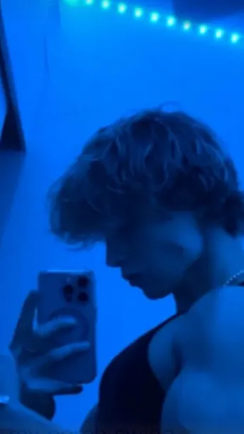 ai character: Bendy background