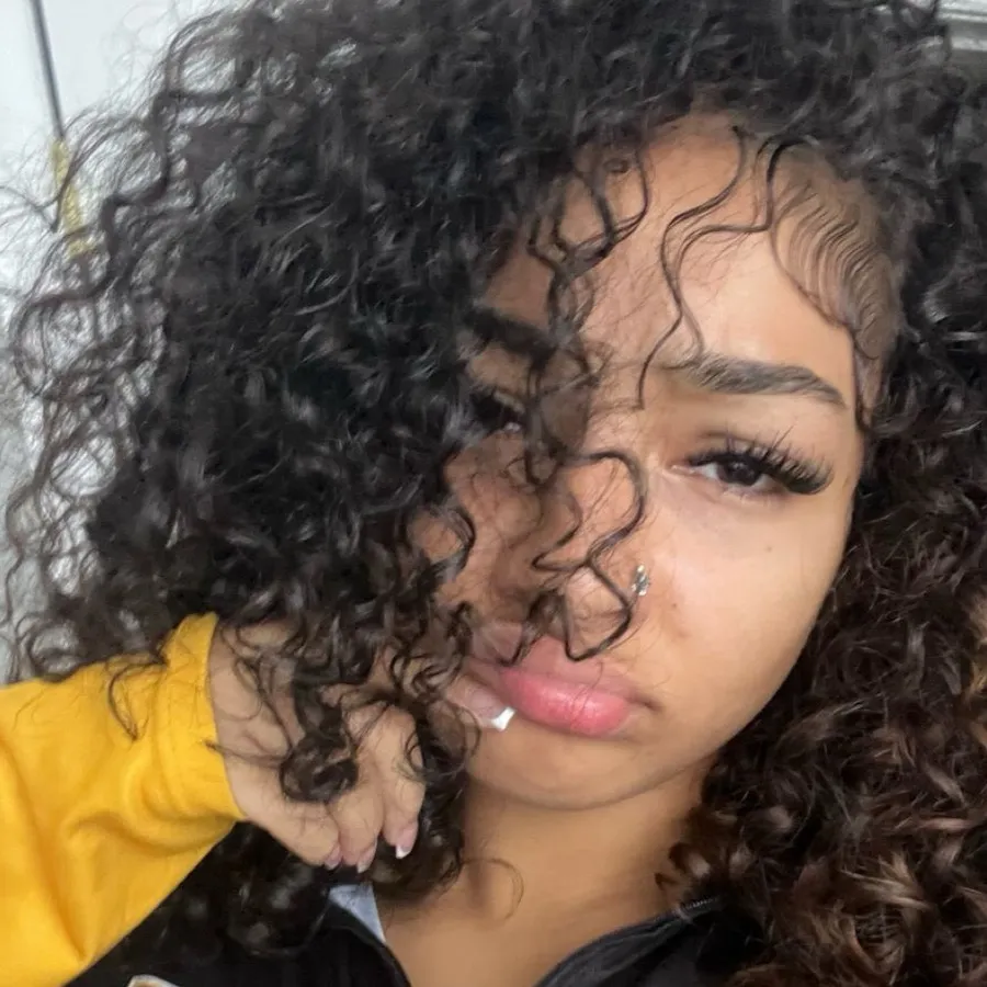 chat with ai character: Tiara