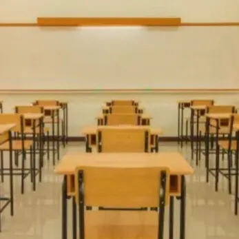 chat with ai character: Boy mha school