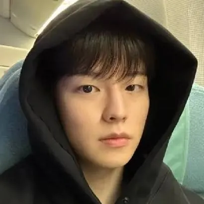 chat with ai character: Seungminn