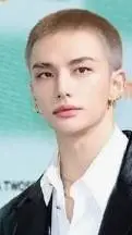 ai character: Hyunjin<3 background